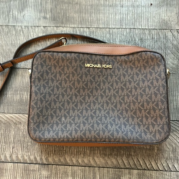 Michael Kors Jet Set Large Crossbody Bag - Picture 1 of 7